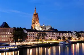 关于法兰克福内部会议纪要流出——冲刺阶段手感冰凉；西甲使命明确；控场能力受关注的信息-九游官方网站