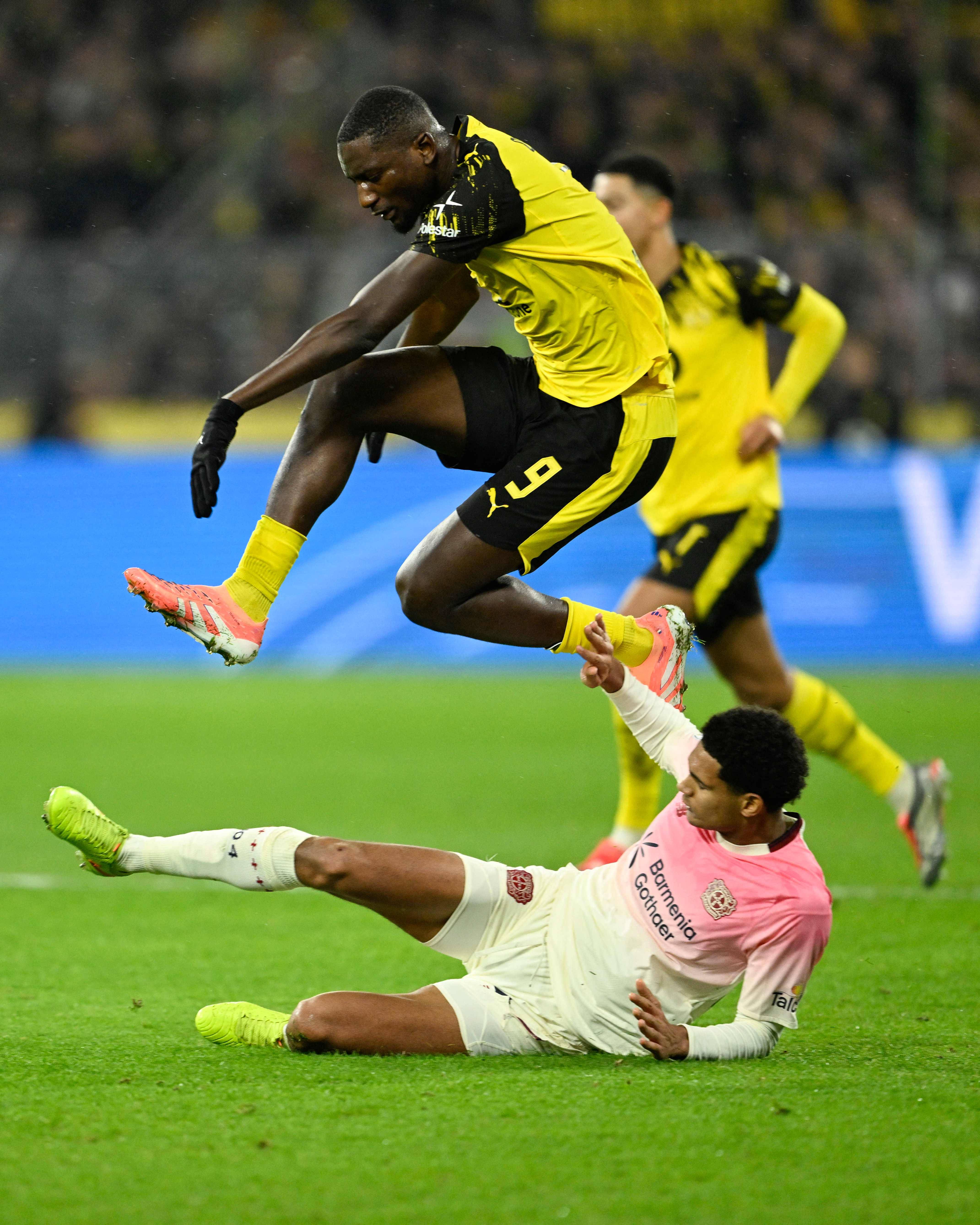 勒沃库森内部会议纪要流出：国际比赛日刷新队史纪录，NBA季后赛使命明确，年轻球员得到机会的简单介绍-九游娱乐网站